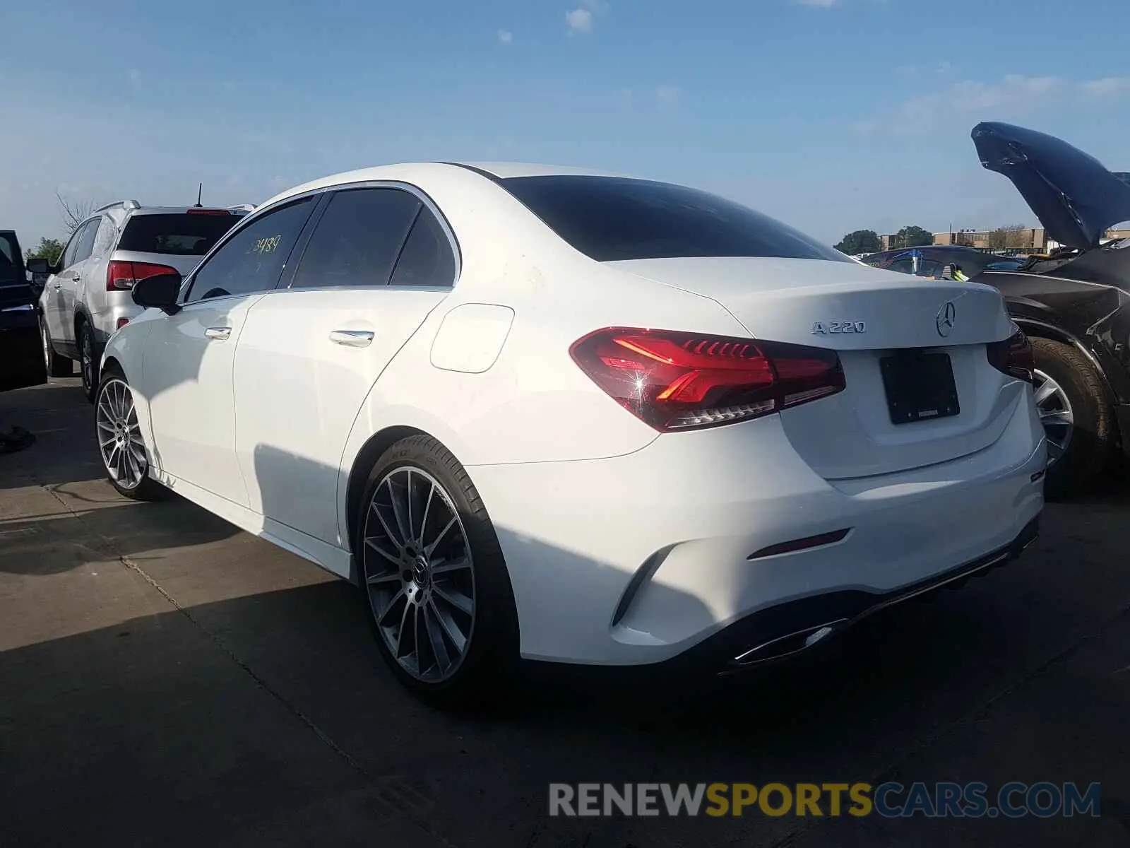3 fotografías del automóvil dañado WDD3G4EB3KW006794 MERCEDES-BENZ A 220 4MAT 2019