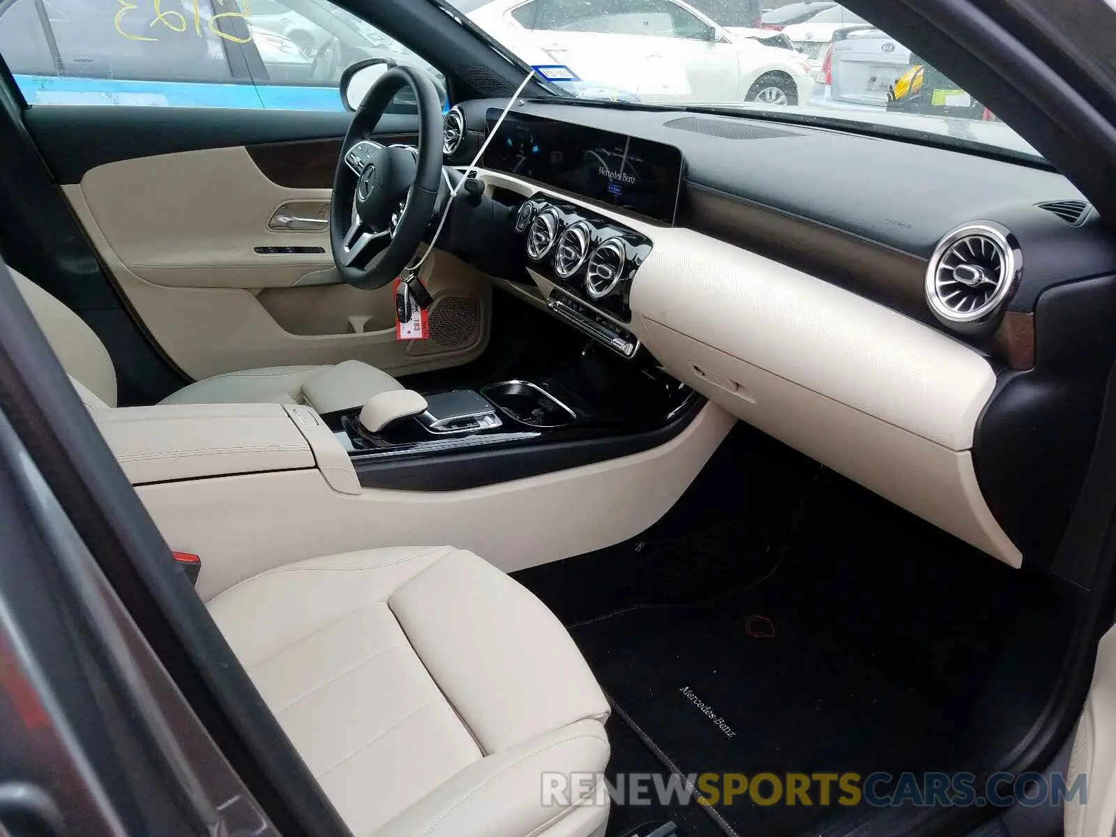 5 fotografías del automóvil dañado WDD3G4EB3KW020761 MERCEDES-BENZ A 220 4MAT 2019