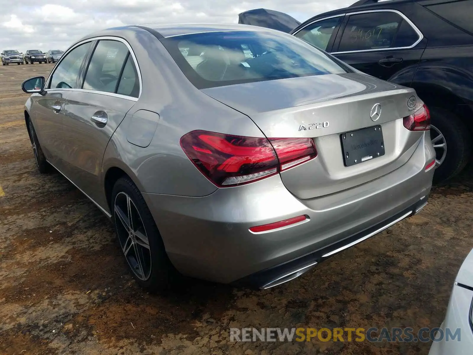 3 fotografías del automóvil dañado WDD3G4EBXKW001835 MERCEDES-BENZ A 220 4MAT 2019