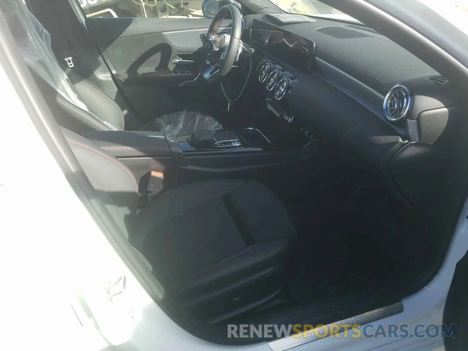 5 fotografías del automóvil dañado W1K3G4FB7LJ215274 MERCEDES-BENZ A 220 4MAT 2020