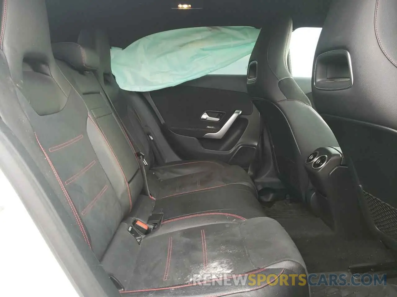 6 fotografías del automóvil dañado WDD3F4HB7KJ099122 MERCEDES-BENZ A-CLASS 2019
