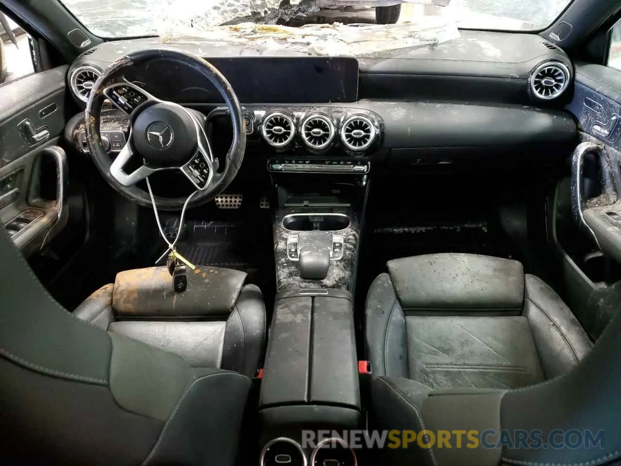 8 fotografías del automóvil dañado WDD3F4HB9KJ080359 MERCEDES-BENZ A-CLASS 2019