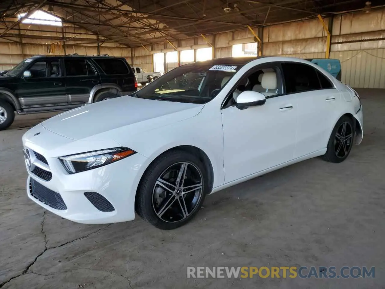 1 fotografías del automóvil dañado WDD3G4EB1KW012898 MERCEDES-BENZ A-CLASS 2019