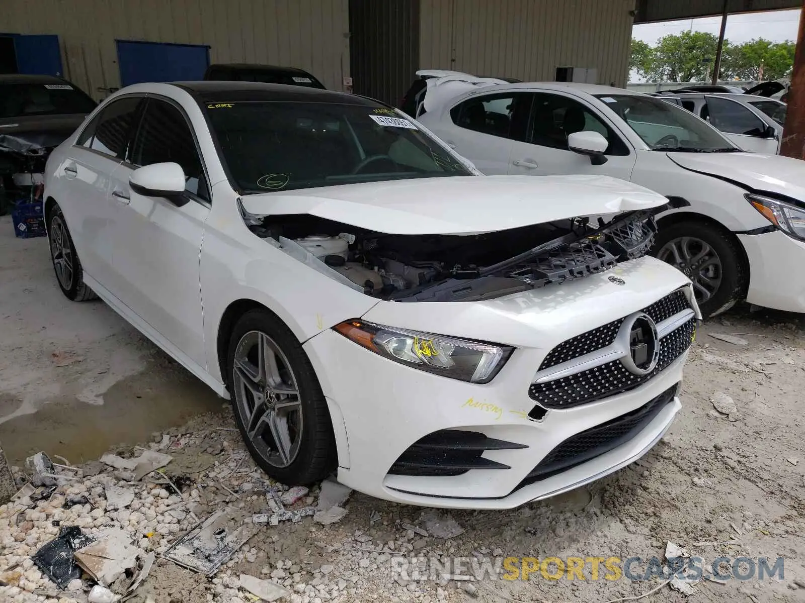 1 fotografías del automóvil dañado WDD3G4EB1KW035887 MERCEDES-BENZ A-CLASS 2019