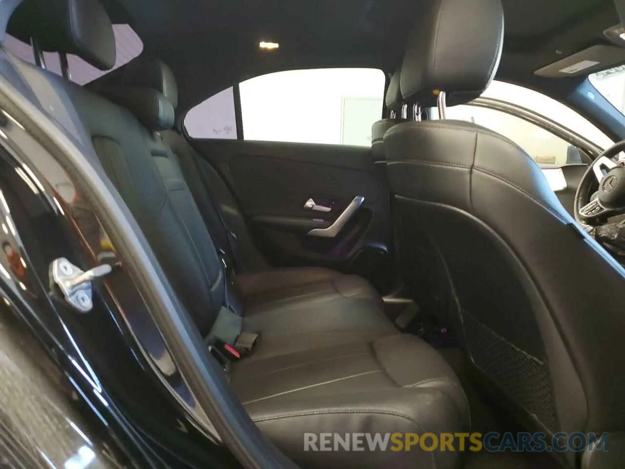 10 fotografías del automóvil dañado WDD3G4EB2KW000954 MERCEDES-BENZ A-CLASS 2019