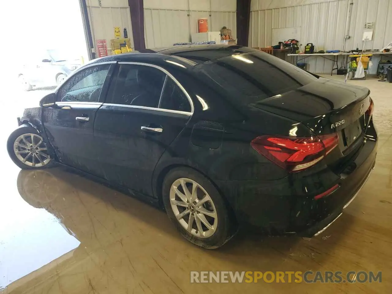2 fotografías del automóvil dañado WDD3G4EB2KW000954 MERCEDES-BENZ A-CLASS 2019