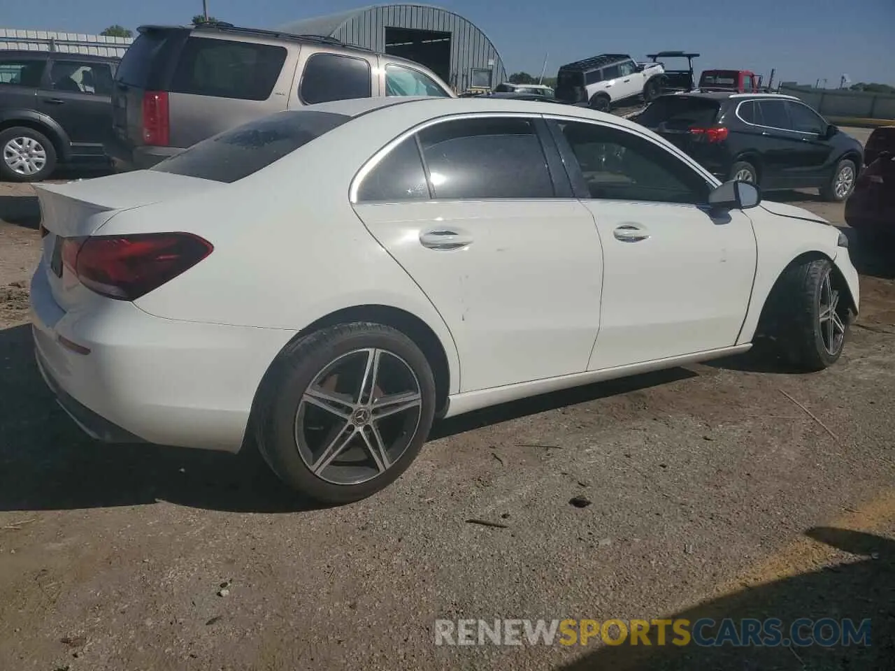 3 fotografías del automóvil dañado WDD3G4EB2KW016538 MERCEDES-BENZ A-CLASS 2019