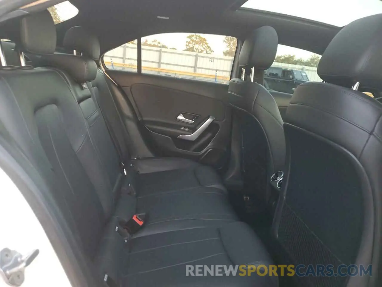10 fotografías del automóvil dañado WDD3G4EB2KW016572 MERCEDES-BENZ A-CLASS 2019
