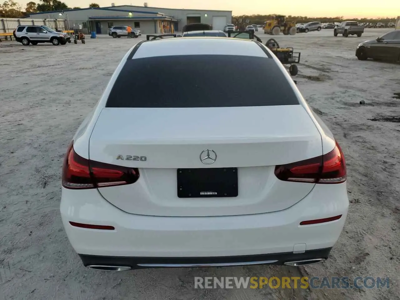 6 fotografías del automóvil dañado WDD3G4EB2KW016572 MERCEDES-BENZ A-CLASS 2019