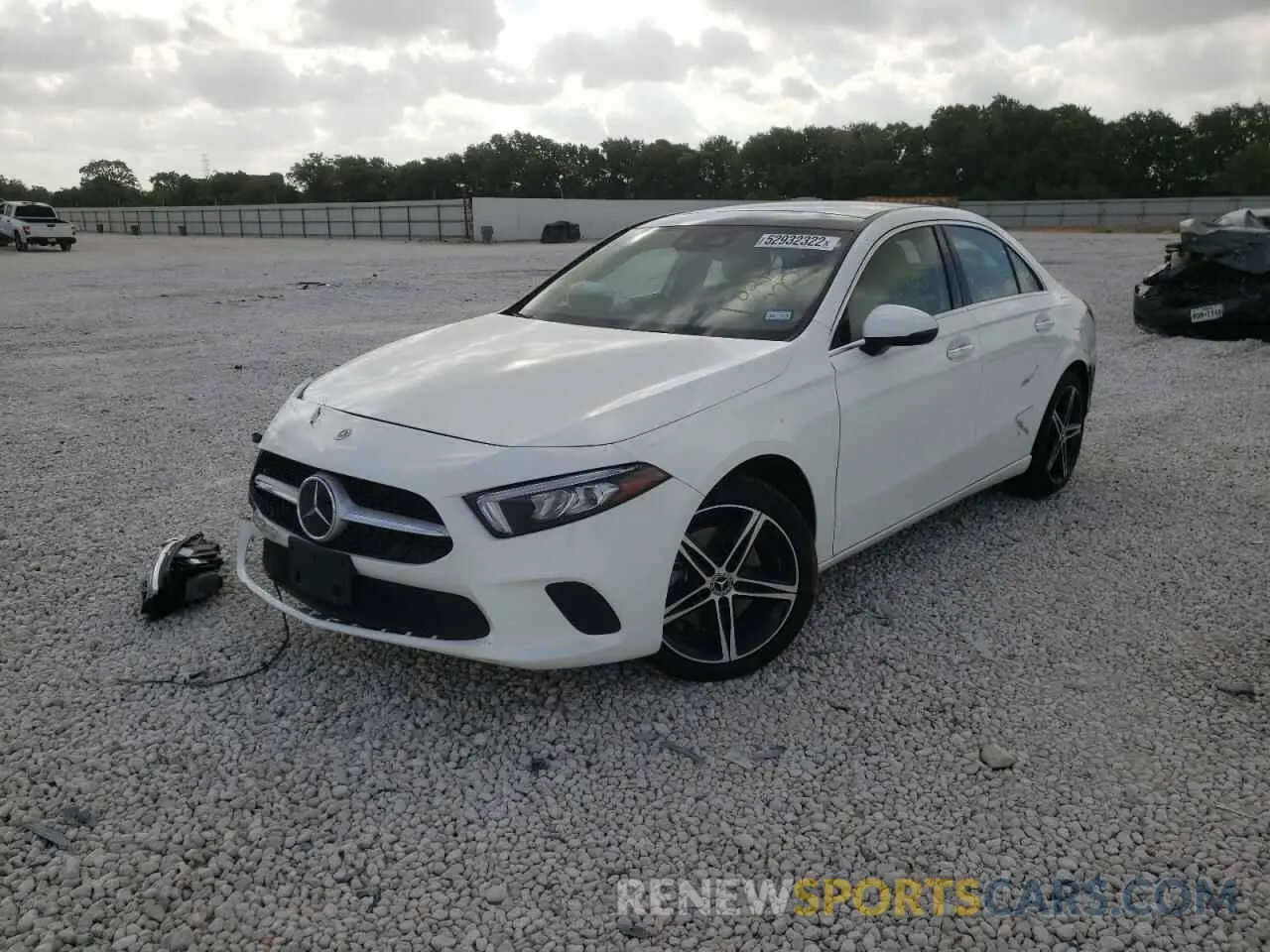 2 fotografías del automóvil dañado WDD3G4EB2KW021772 MERCEDES-BENZ A-CLASS 2019