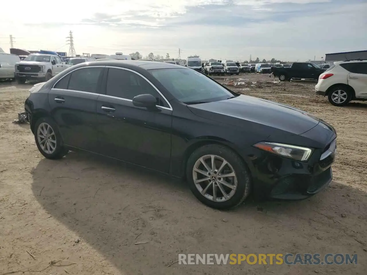 4 fotografías del automóvil dañado WDD3G4EB2KW024607 MERCEDES-BENZ A-CLASS 2019