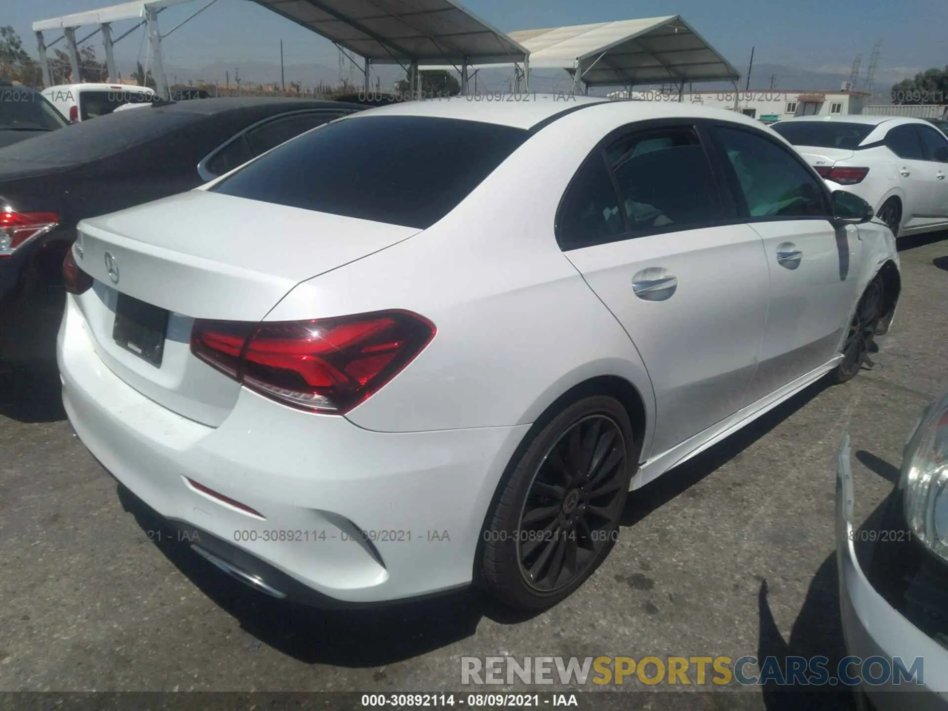 4 fotografías del automóvil dañado WDD3G4EB2KW025210 MERCEDES-BENZ A-CLASS 2019