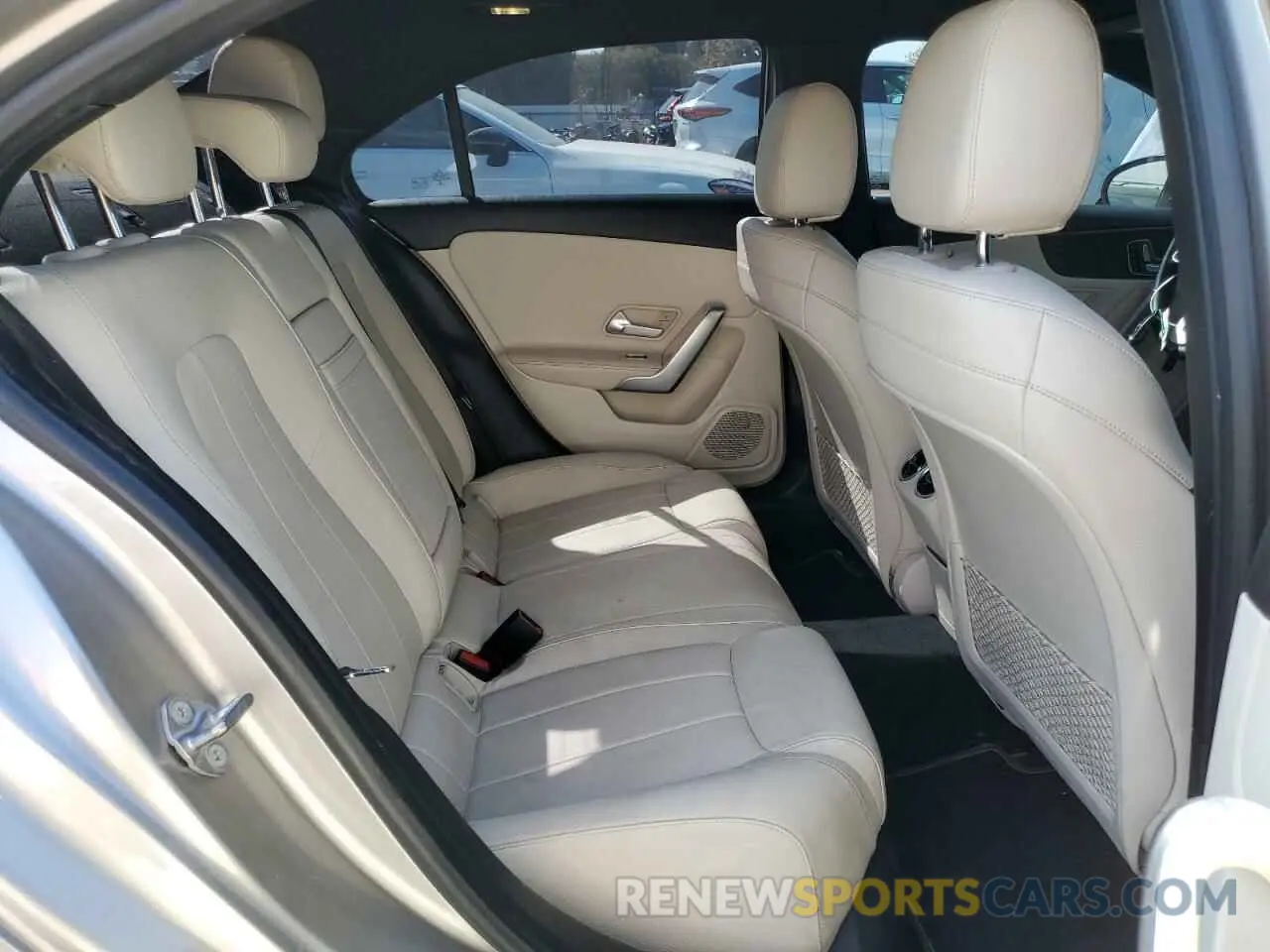 10 fotografías del automóvil dañado WDD3G4EB3KW001434 MERCEDES-BENZ A-CLASS 2019