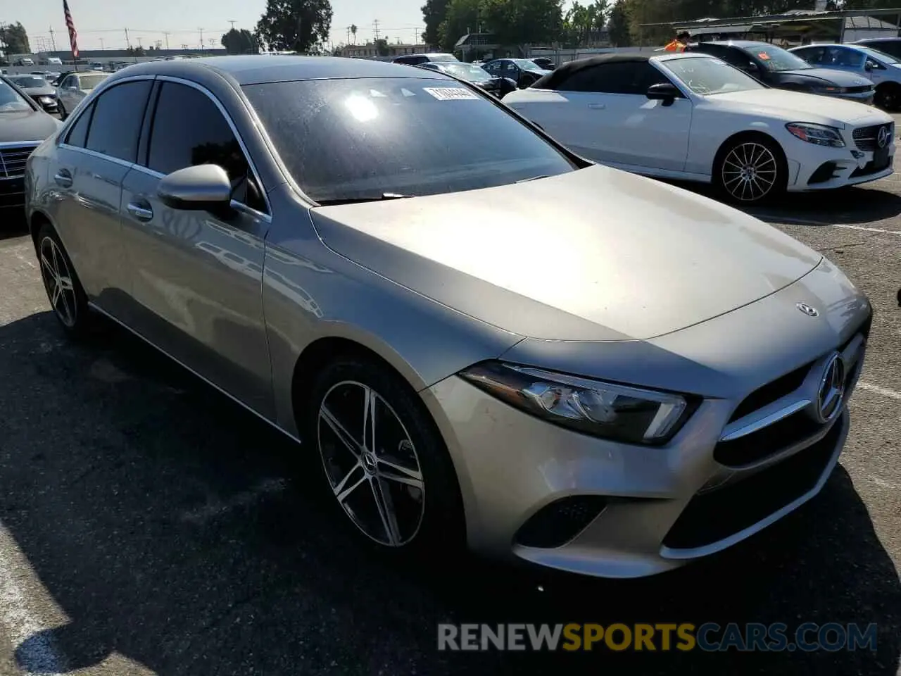 4 fotografías del automóvil dañado WDD3G4EB3KW001434 MERCEDES-BENZ A-CLASS 2019