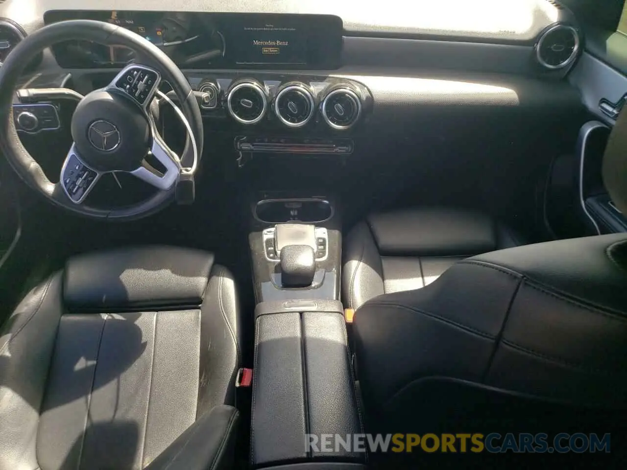 8 fotografías del automóvil dañado WDD3G4EB3KW018699 MERCEDES-BENZ A-CLASS 2019