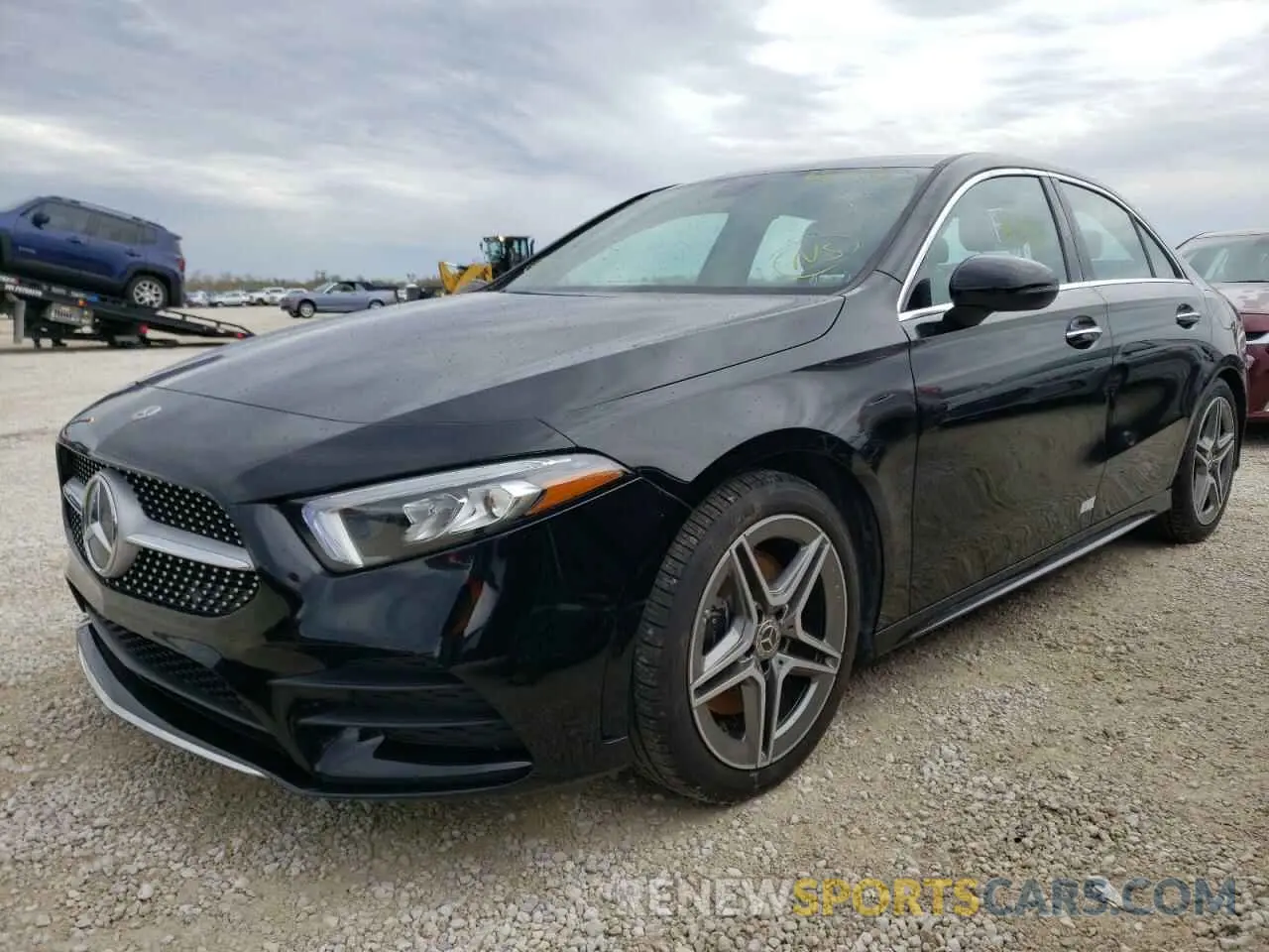 2 fotografías del automóvil dañado WDD3G4EB3KW025832 MERCEDES-BENZ A-CLASS 2019
