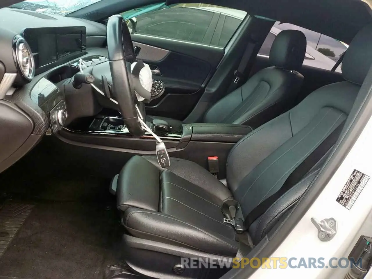 7 fotografías del automóvil dañado WDD3G4EB3KW035924 MERCEDES-BENZ A-CLASS 2019