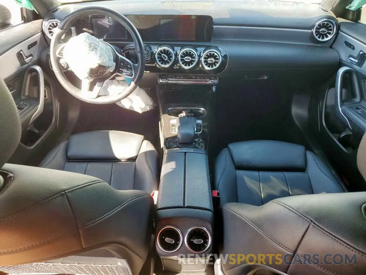 8 fotografías del automóvil dañado WDD3G4EB3KW035924 MERCEDES-BENZ A-CLASS 2019