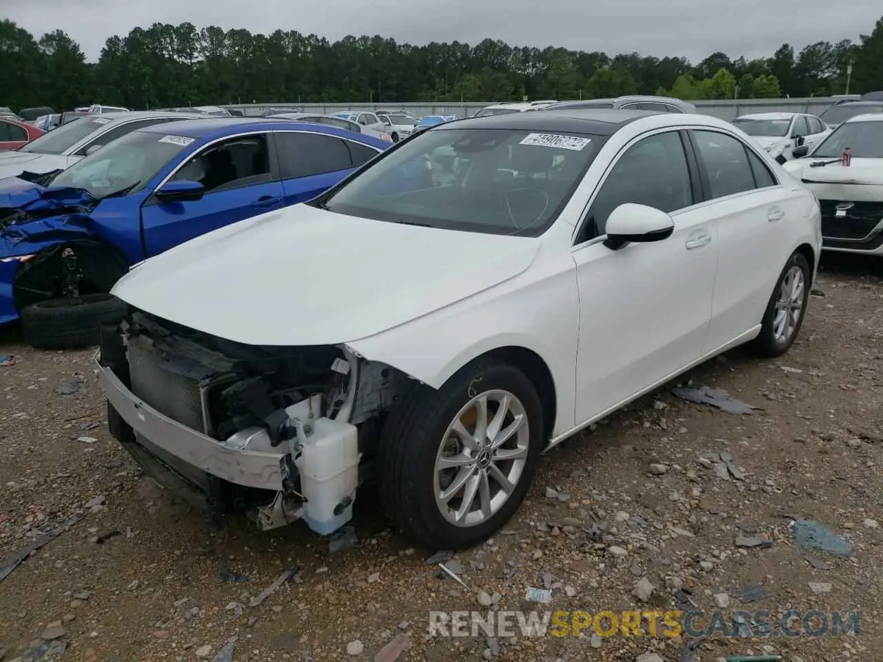 2 fotografías del automóvil dañado WDD3G4EB4KW002320 MERCEDES-BENZ A-CLASS 2019