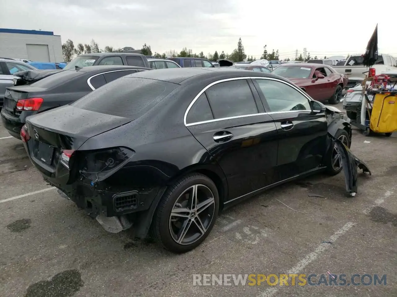 3 fotografías del automóvil dañado WDD3G4EB4KW021868 MERCEDES-BENZ A-CLASS 2019