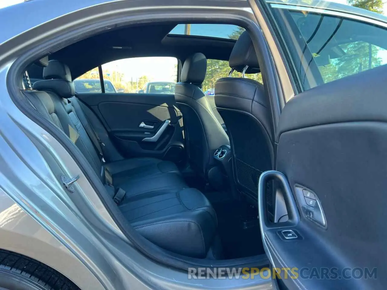 6 fotografías del automóvil dañado WDD3G4EB4KW027086 MERCEDES-BENZ A-CLASS 2019