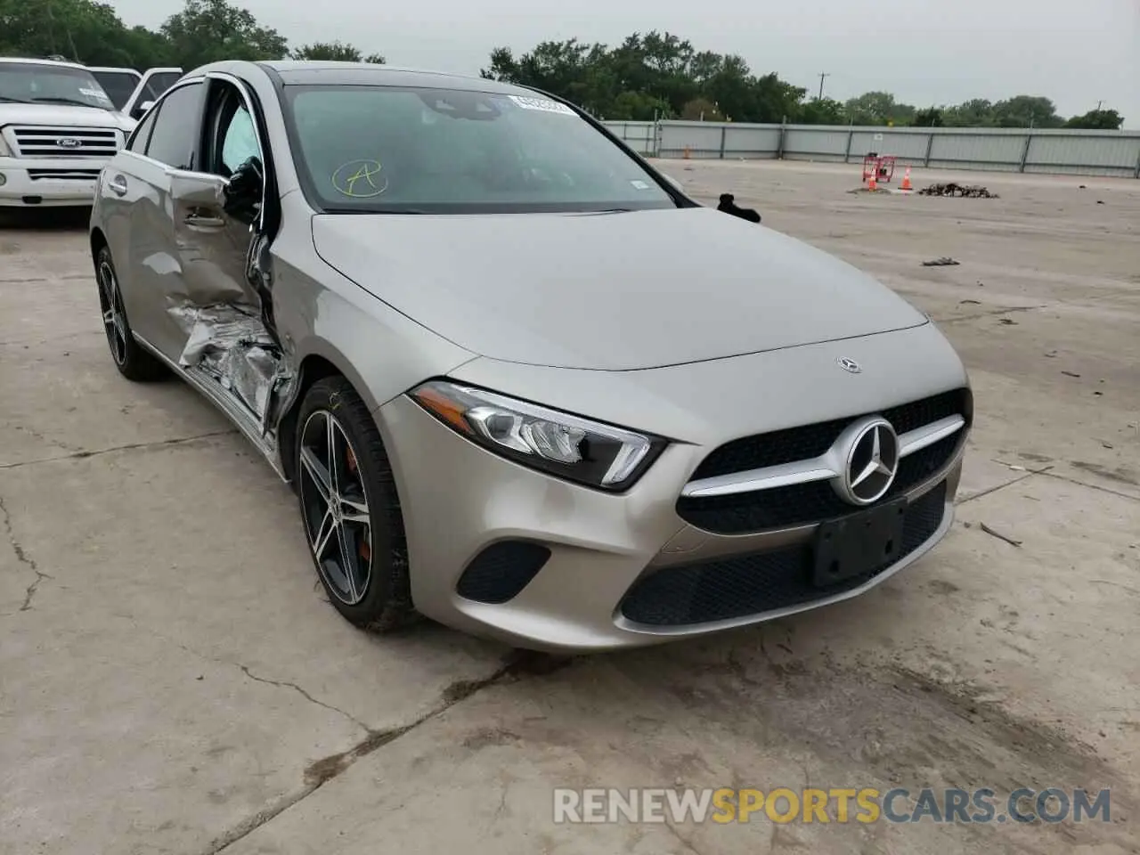 1 fotografías del automóvil dañado WDD3G4EB5KW017974 MERCEDES-BENZ A-CLASS 2019