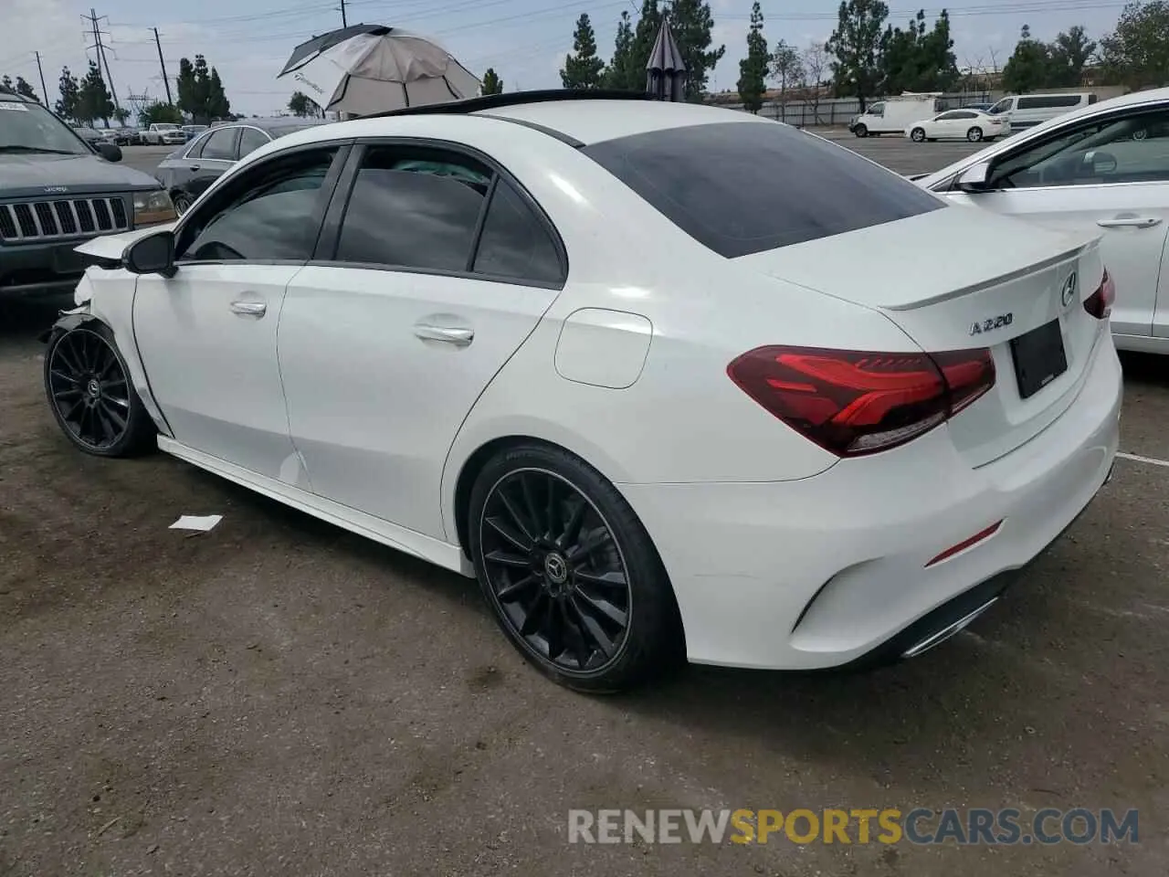 2 fotografías del automóvil dañado WDD3G4EB6KW025260 MERCEDES-BENZ A-CLASS 2019