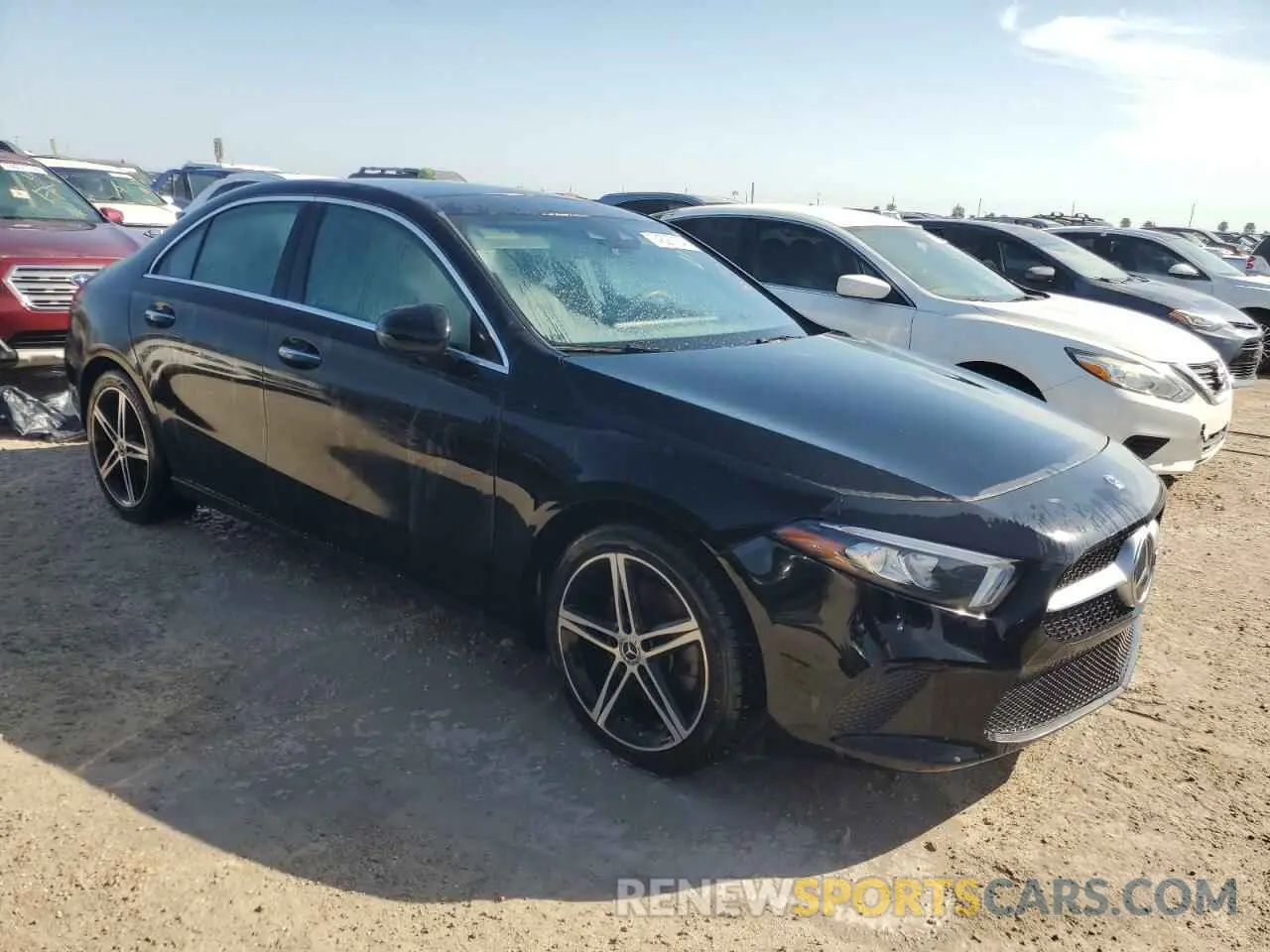 4 fotografías del automóvil dañado WDD3G4EB7KW021685 MERCEDES-BENZ A-CLASS 2019
