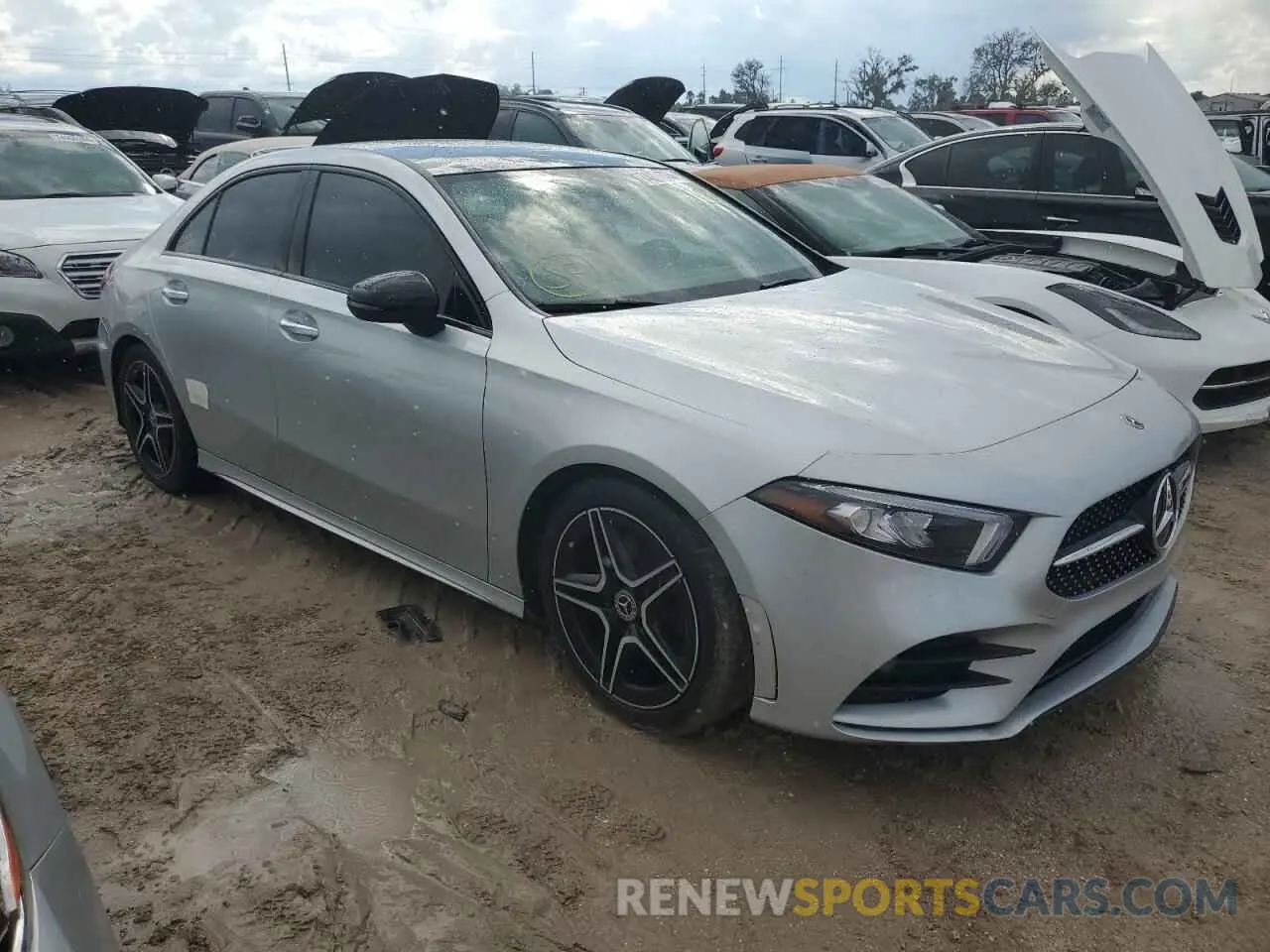 4 fotografías del automóvil dañado WDD3G4EB9KW009182 MERCEDES-BENZ A-CLASS 2019