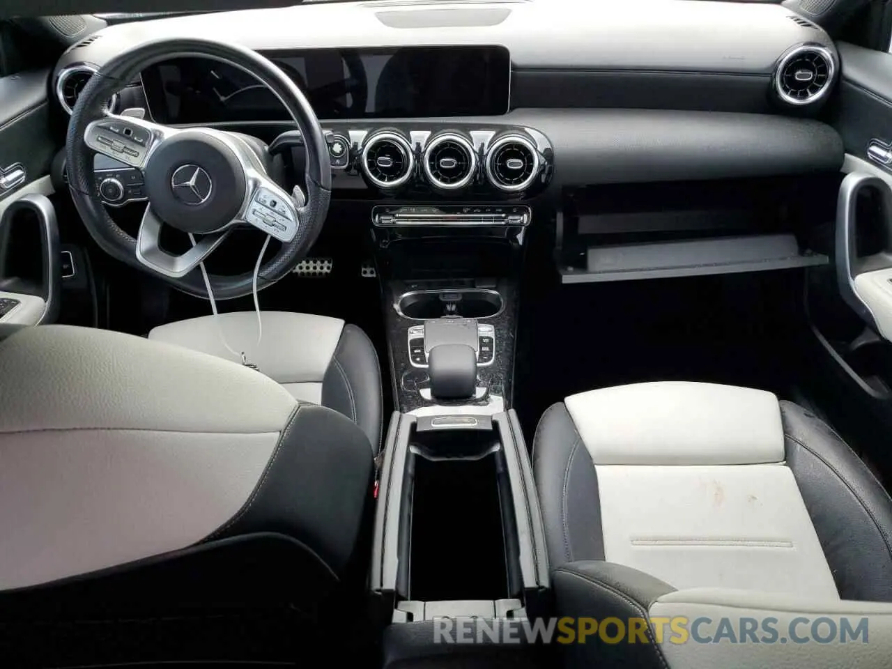 8 fotografías del automóvil dañado WDD3G4EB9KW009182 MERCEDES-BENZ A-CLASS 2019