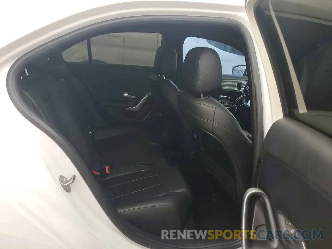 10 fotografías del automóvil dañado WDD3G4EB9KW025267 MERCEDES-BENZ A-CLASS 2019