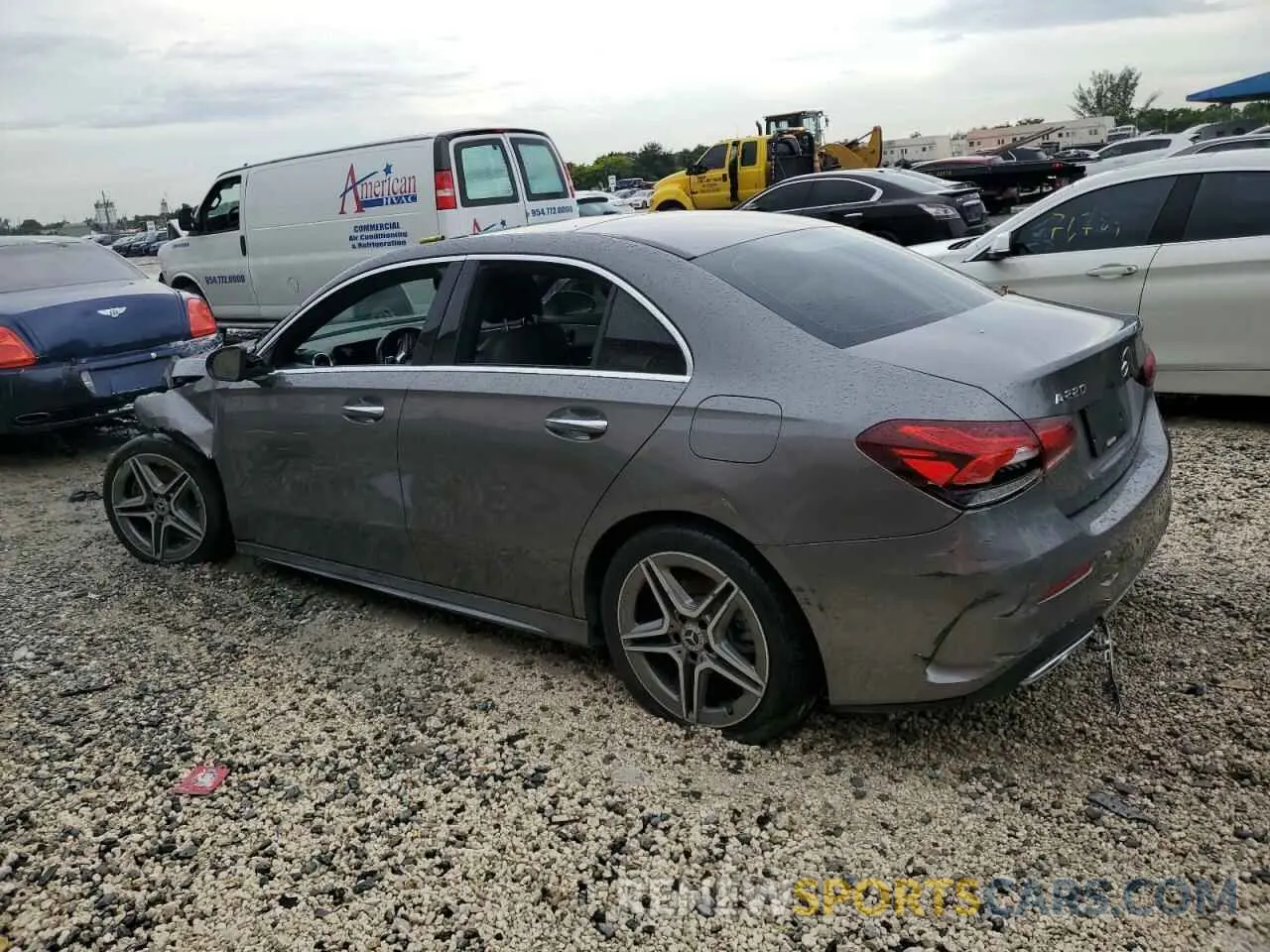 2 fotografías del automóvil dañado WDD3G4EBXKW014939 MERCEDES-BENZ A-CLASS 2019