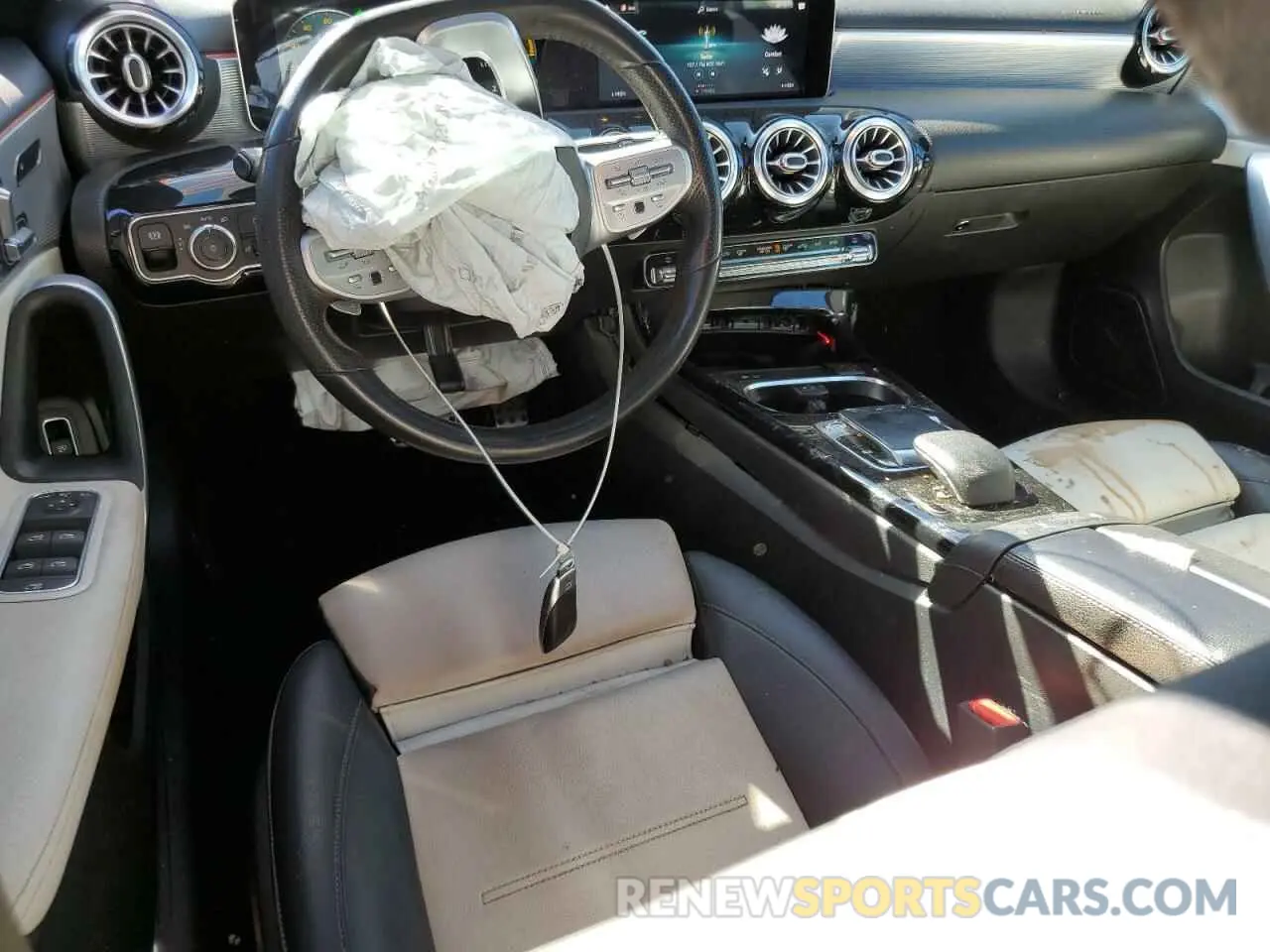 8 fotografías del automóvil dañado WDD3G4EBXKW028565 MERCEDES-BENZ A-CLASS 2019