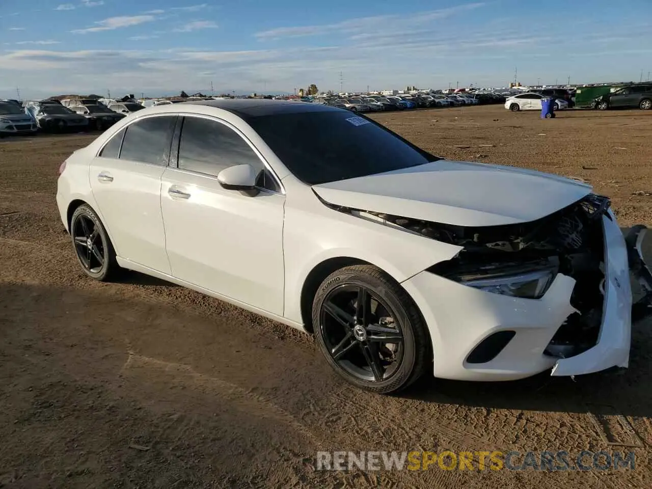 4 fotografías del automóvil dañado WDD3G4FB0KW005536 MERCEDES-BENZ A-CLASS 2019