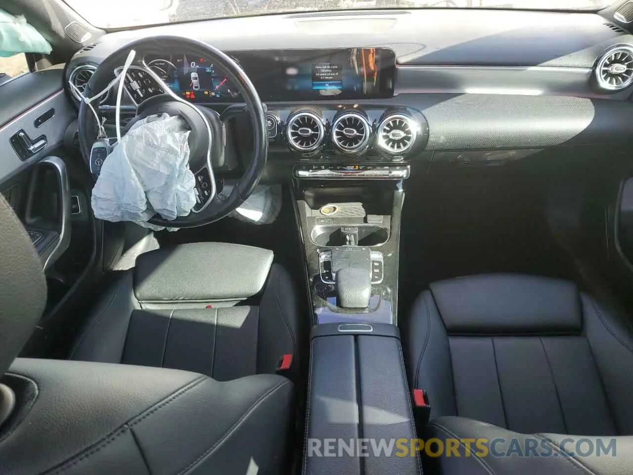 8 fotografías del automóvil dañado WDD3G4FB0KW005536 MERCEDES-BENZ A-CLASS 2019
