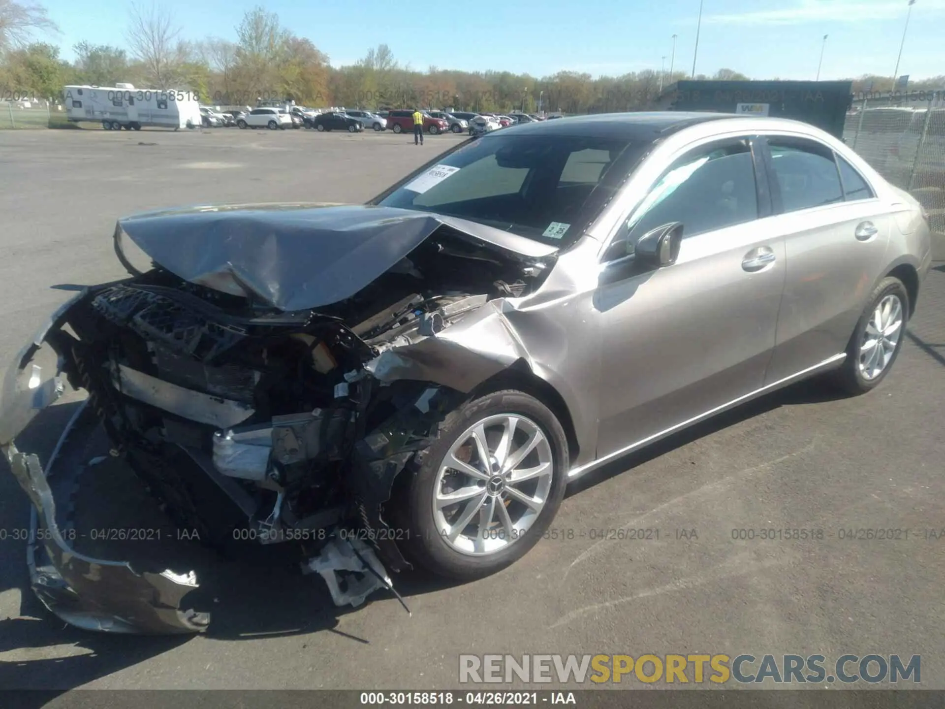 2 fotografías del automóvil dañado WDD3G4FB0KW027617 MERCEDES-BENZ A-CLASS 2019
