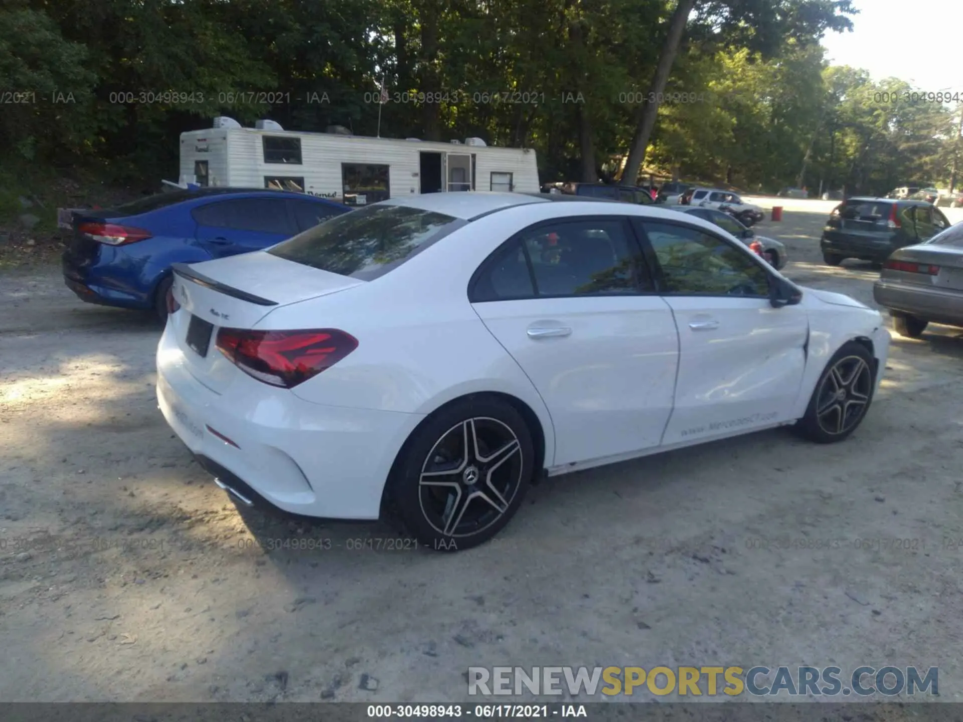 4 fotografías del automóvil dañado WDD3G4FB2KW015582 MERCEDES-BENZ A-CLASS 2019