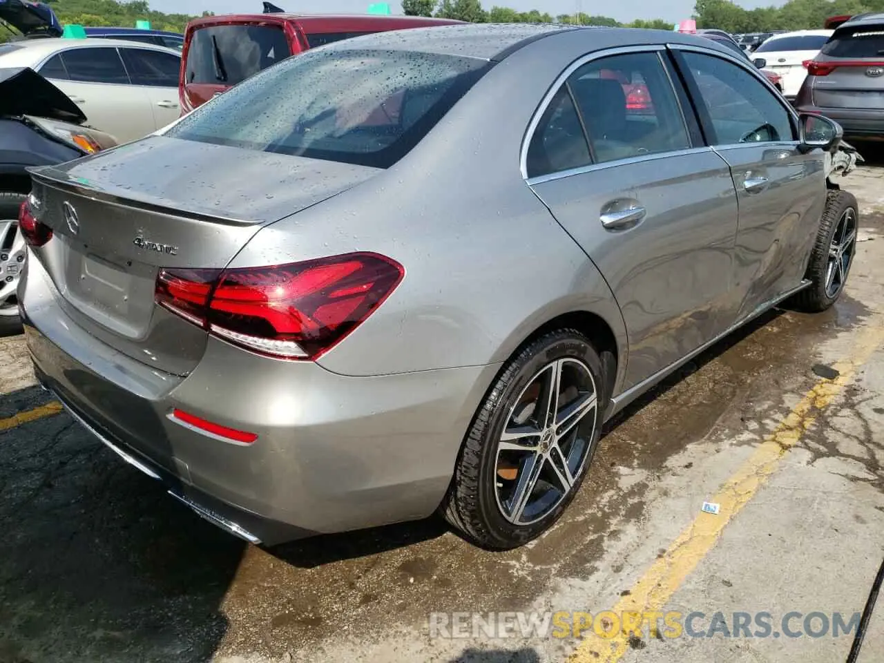 4 fotografías del automóvil dañado WDD3G4FB2KW025240 MERCEDES-BENZ A-CLASS 2019