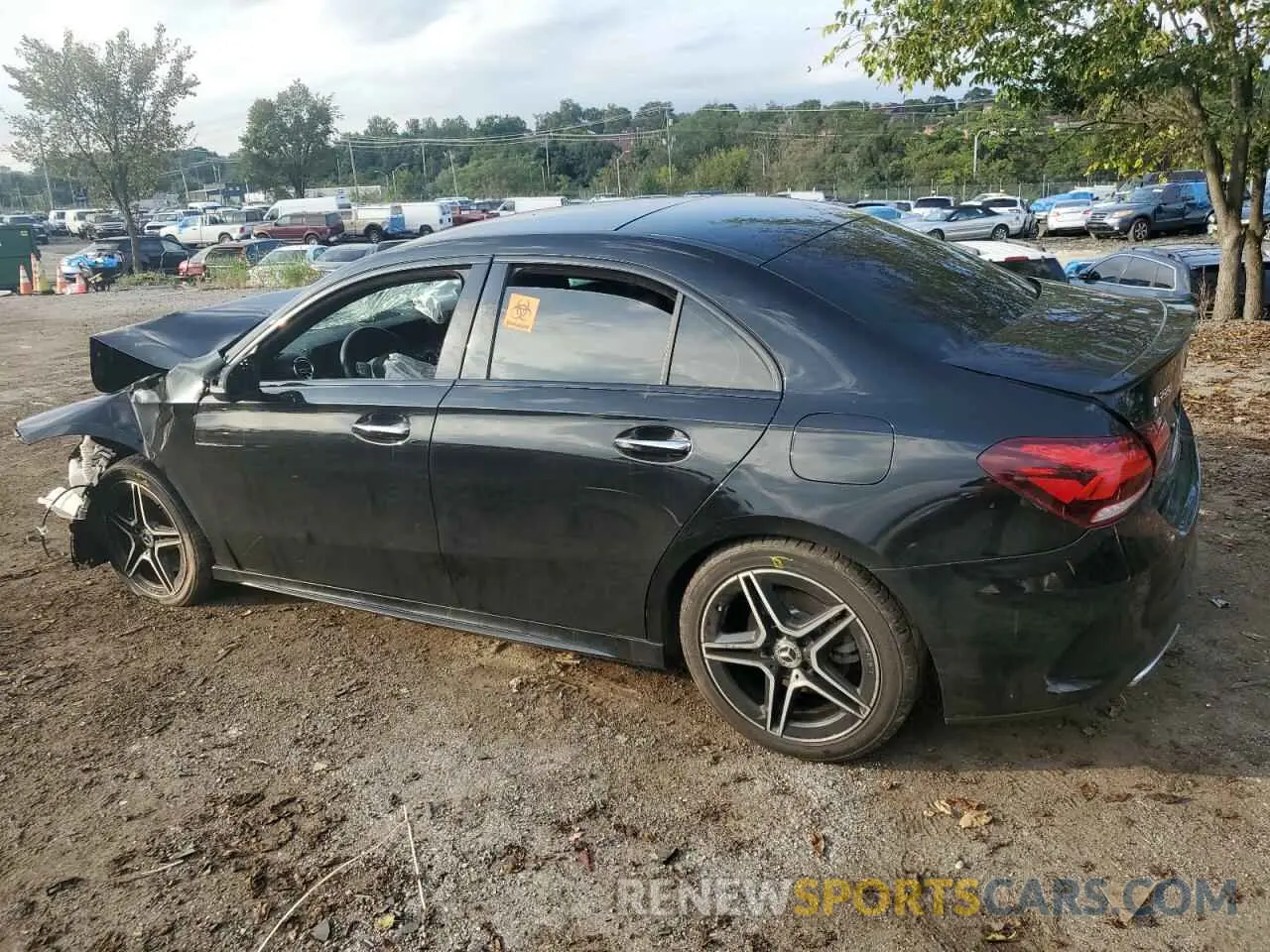 2 fotografías del automóvil dañado WDD3G4FB4KW005653 MERCEDES-BENZ A-CLASS 2019