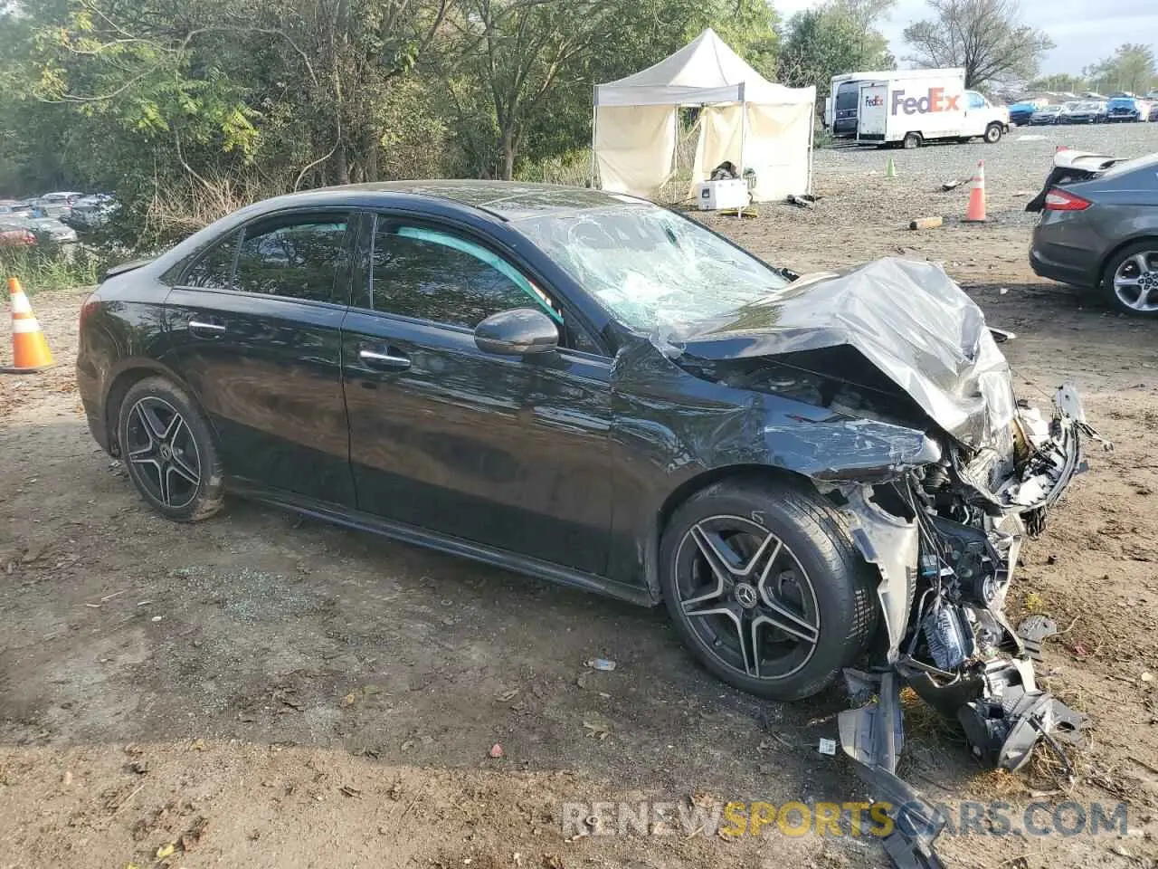 4 fotografías del automóvil dañado WDD3G4FB4KW005653 MERCEDES-BENZ A-CLASS 2019