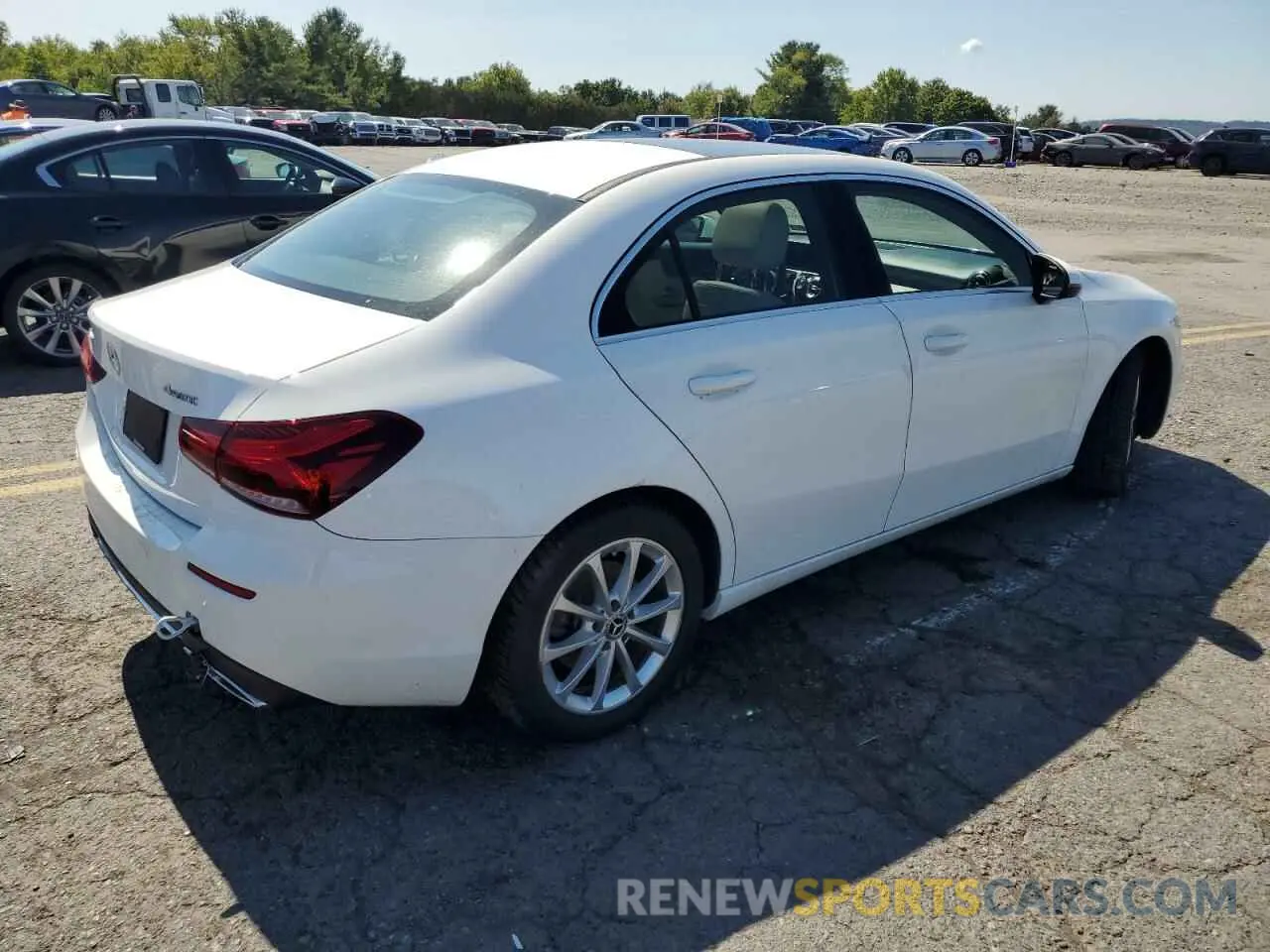 3 fotografías del automóvil dañado WDD3G4FB4KW019827 MERCEDES-BENZ A-CLASS 2019