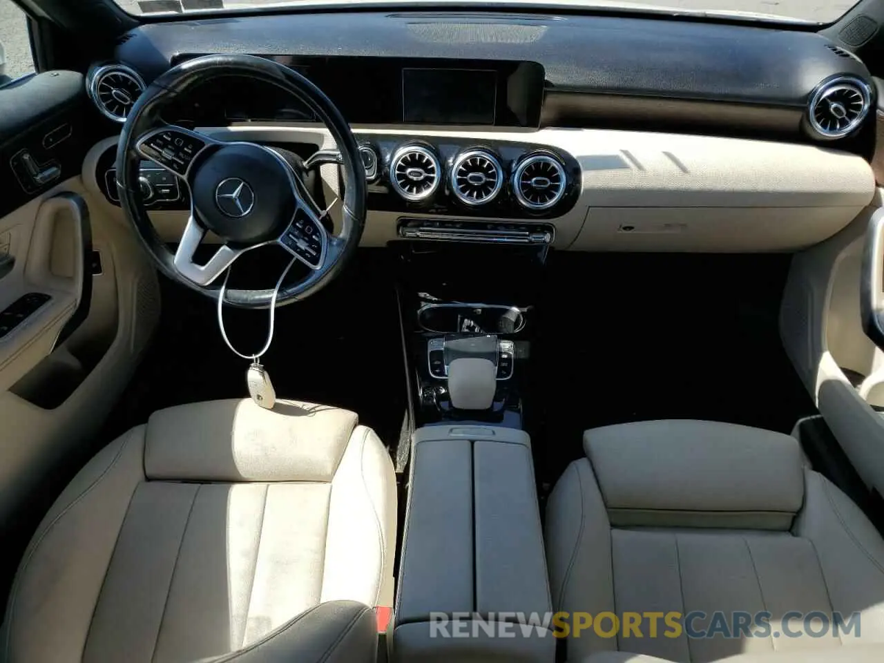 8 fotografías del automóvil dañado WDD3G4FB4KW019827 MERCEDES-BENZ A-CLASS 2019