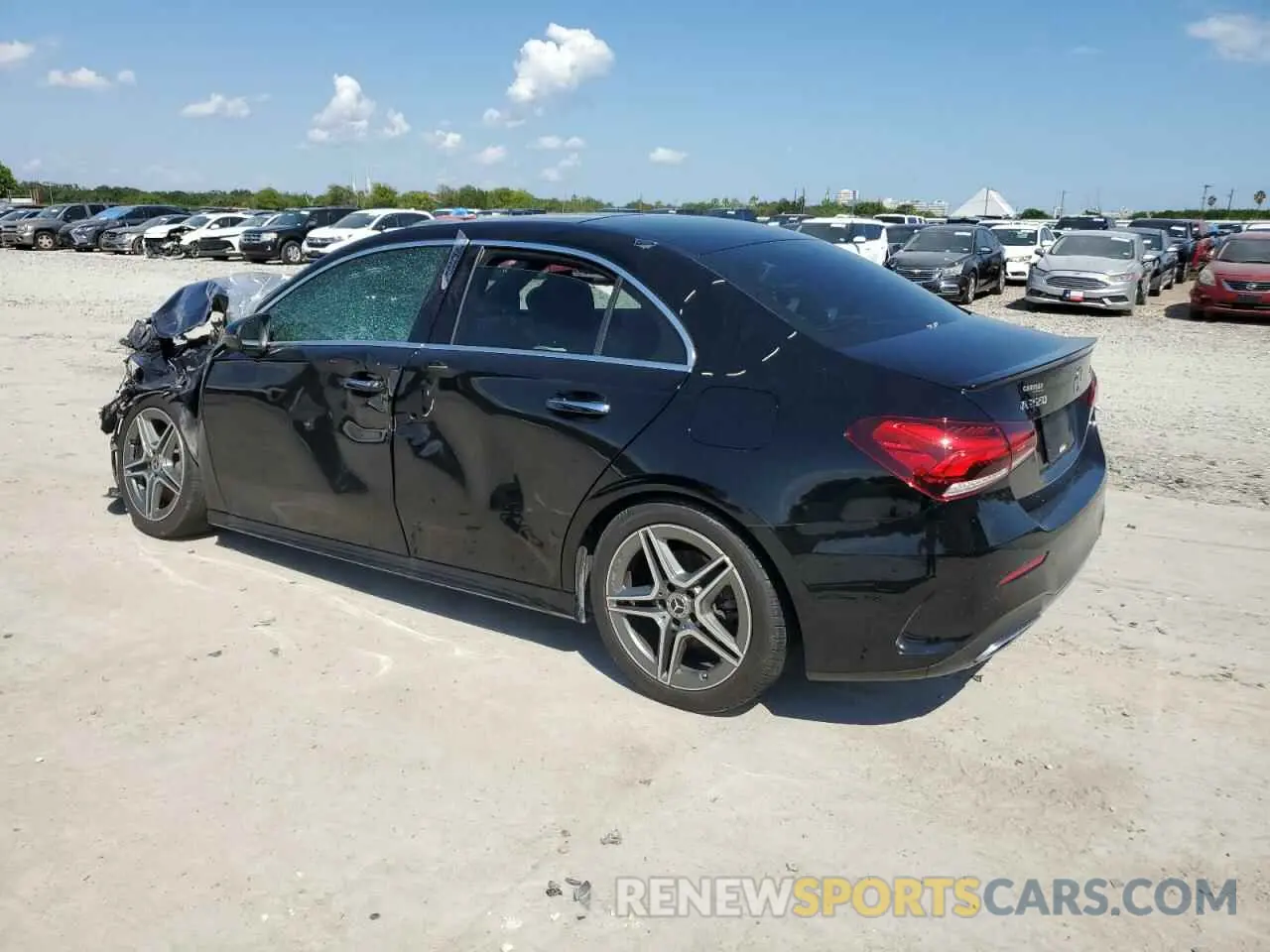 2 fotografías del automóvil dañado WDD3G4FB5KW008108 MERCEDES-BENZ A-CLASS 2019