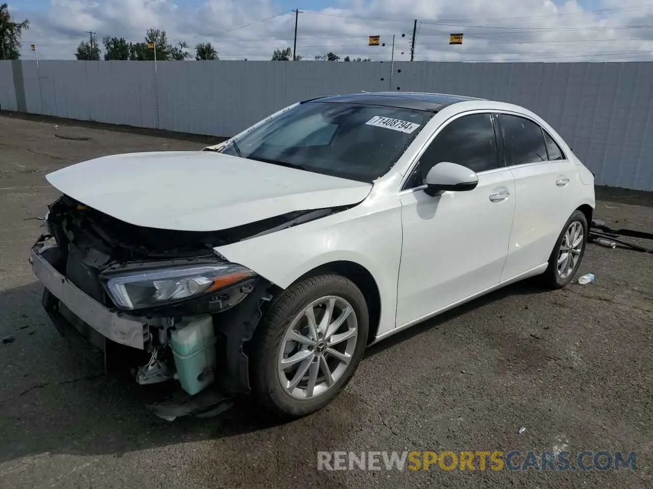 1 fotografías del automóvil dañado WDD3G4FB5KW020176 MERCEDES-BENZ A-CLASS 2019
