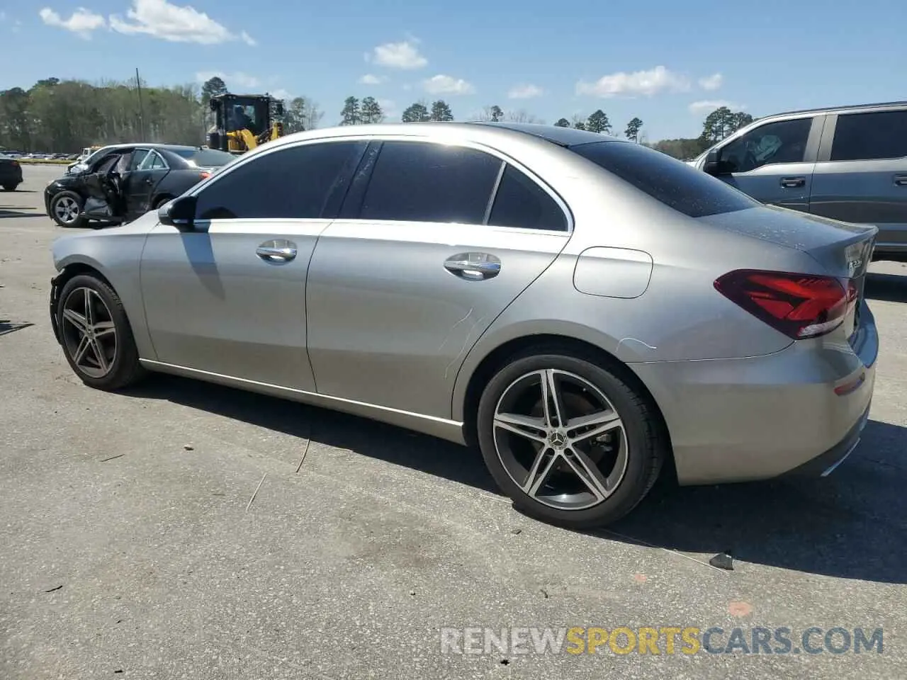 2 fotografías del automóvil dañado WDD3G4FB5KW035535 MERCEDES-BENZ A-CLASS 2019