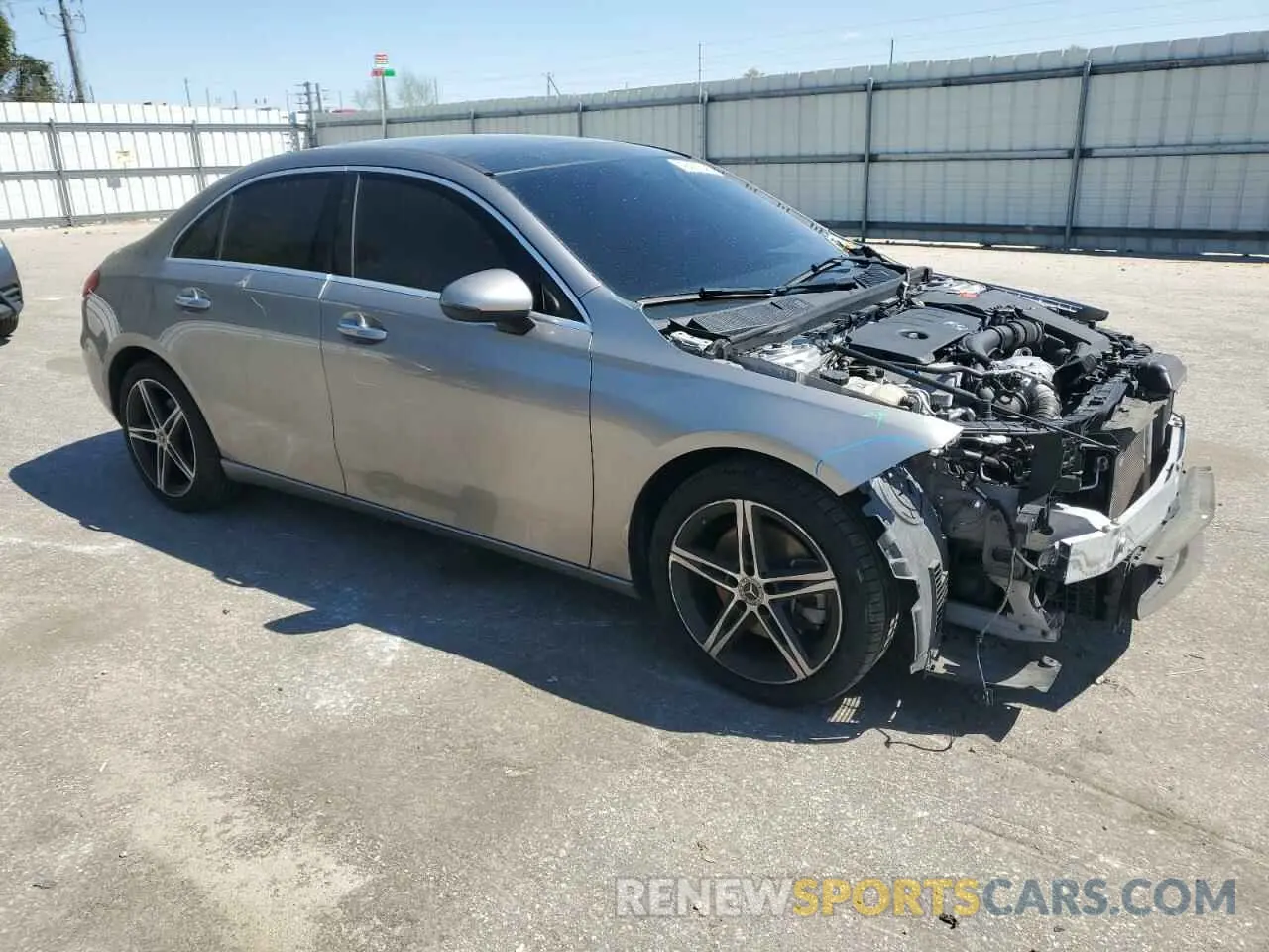 4 fotografías del automóvil dañado WDD3G4FB5KW035535 MERCEDES-BENZ A-CLASS 2019