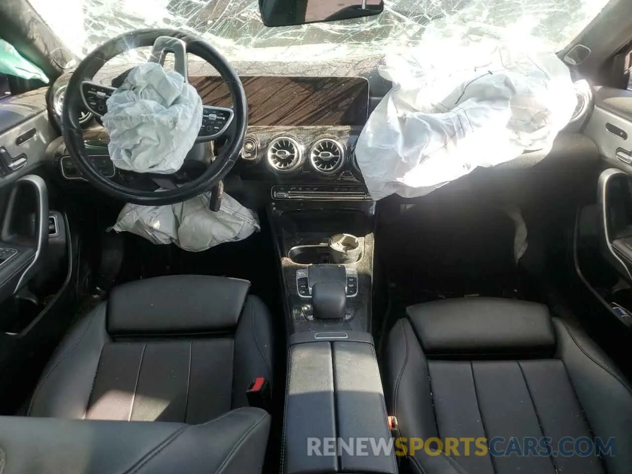 8 fotografías del automóvil dañado WDD3G4FB6KW020297 MERCEDES-BENZ A-CLASS 2019