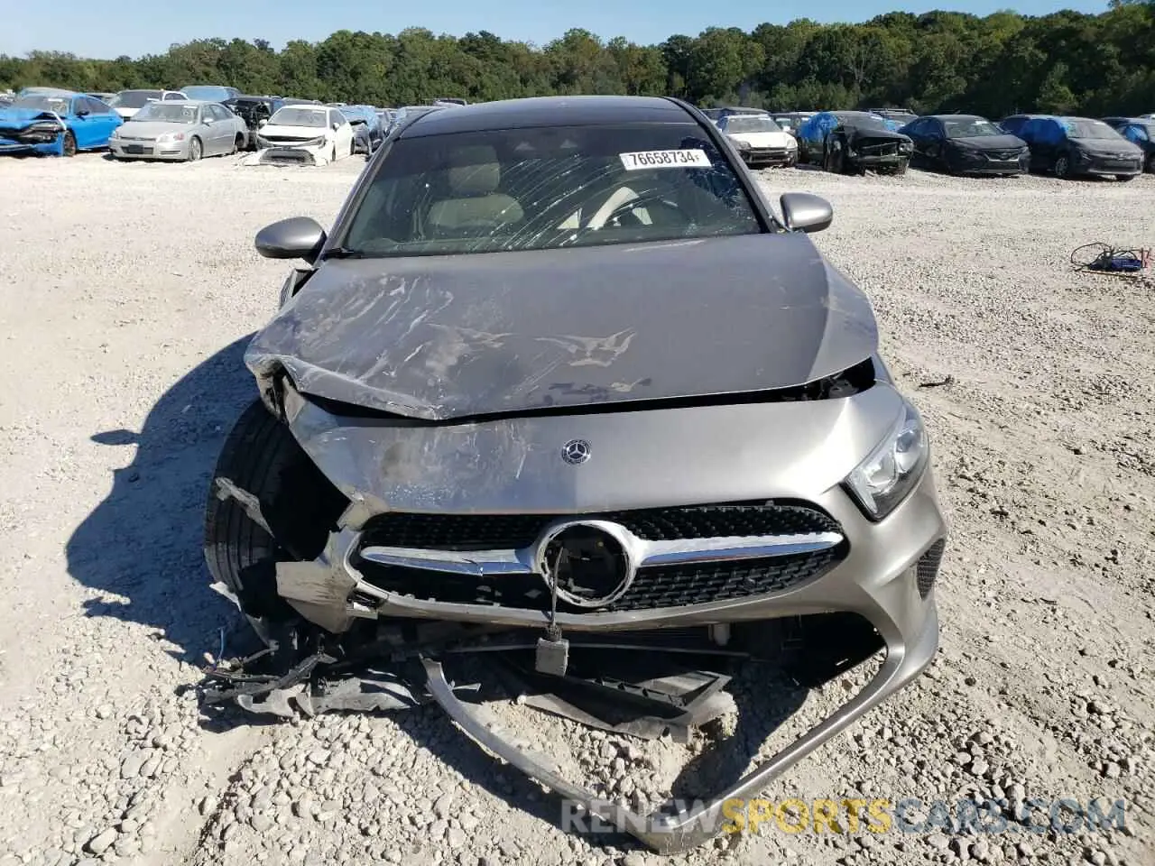 5 fotografías del automóvil dañado WDD3G4FB9KW002022 MERCEDES-BENZ A-CLASS 2019