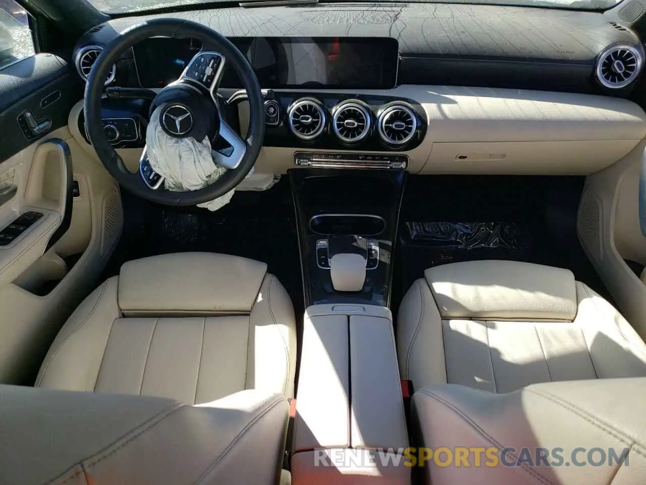 8 fotografías del automóvil dañado WDD3G4FB9KW002022 MERCEDES-BENZ A-CLASS 2019