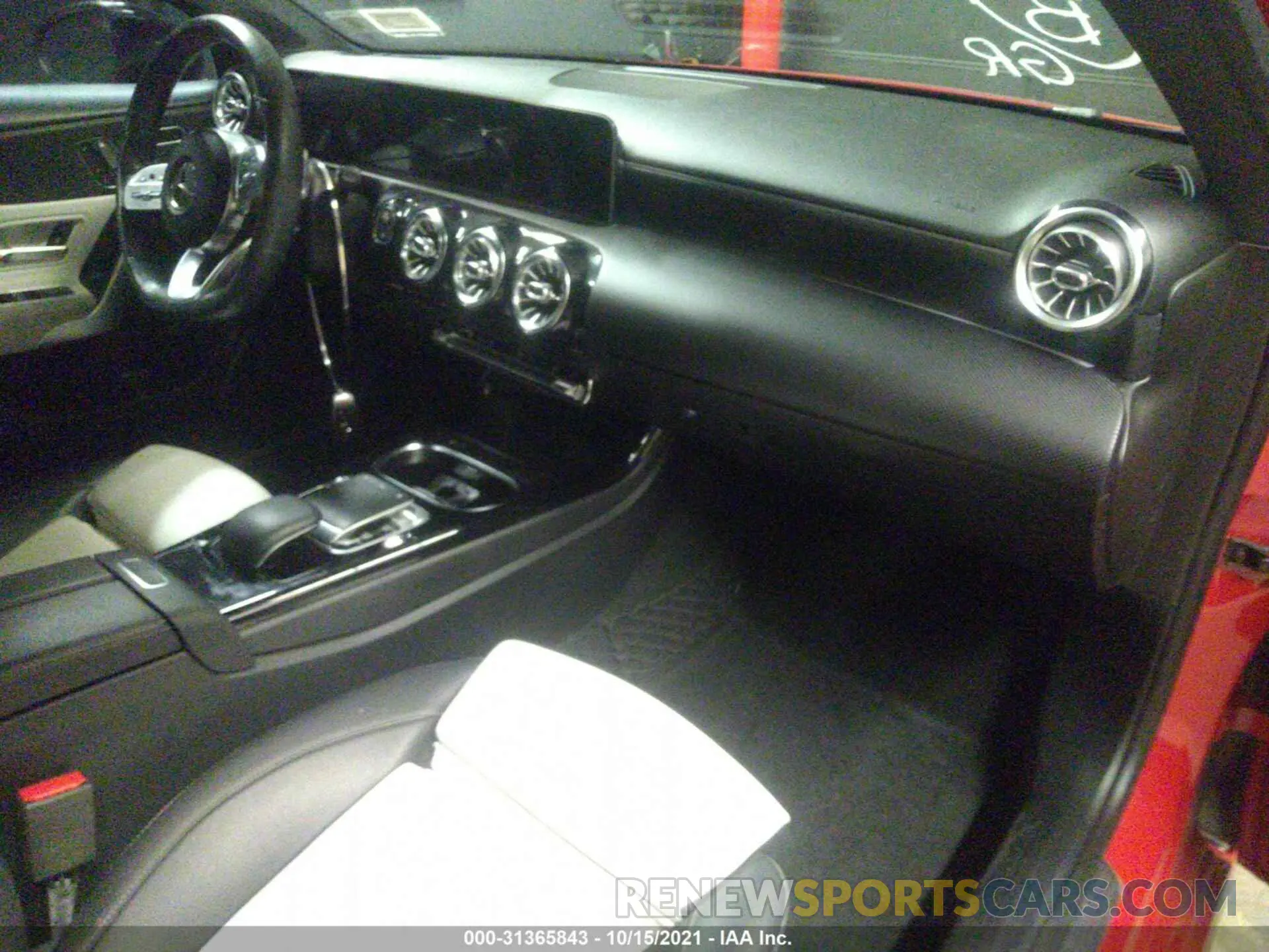 5 fotografías del automóvil dañado WDD3G4FB9KW016325 MERCEDES-BENZ A-CLASS 2019